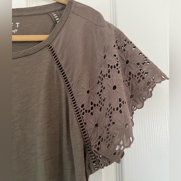 Loft Vintage Soft Khaki T Shirt. - Picture 3 of 4